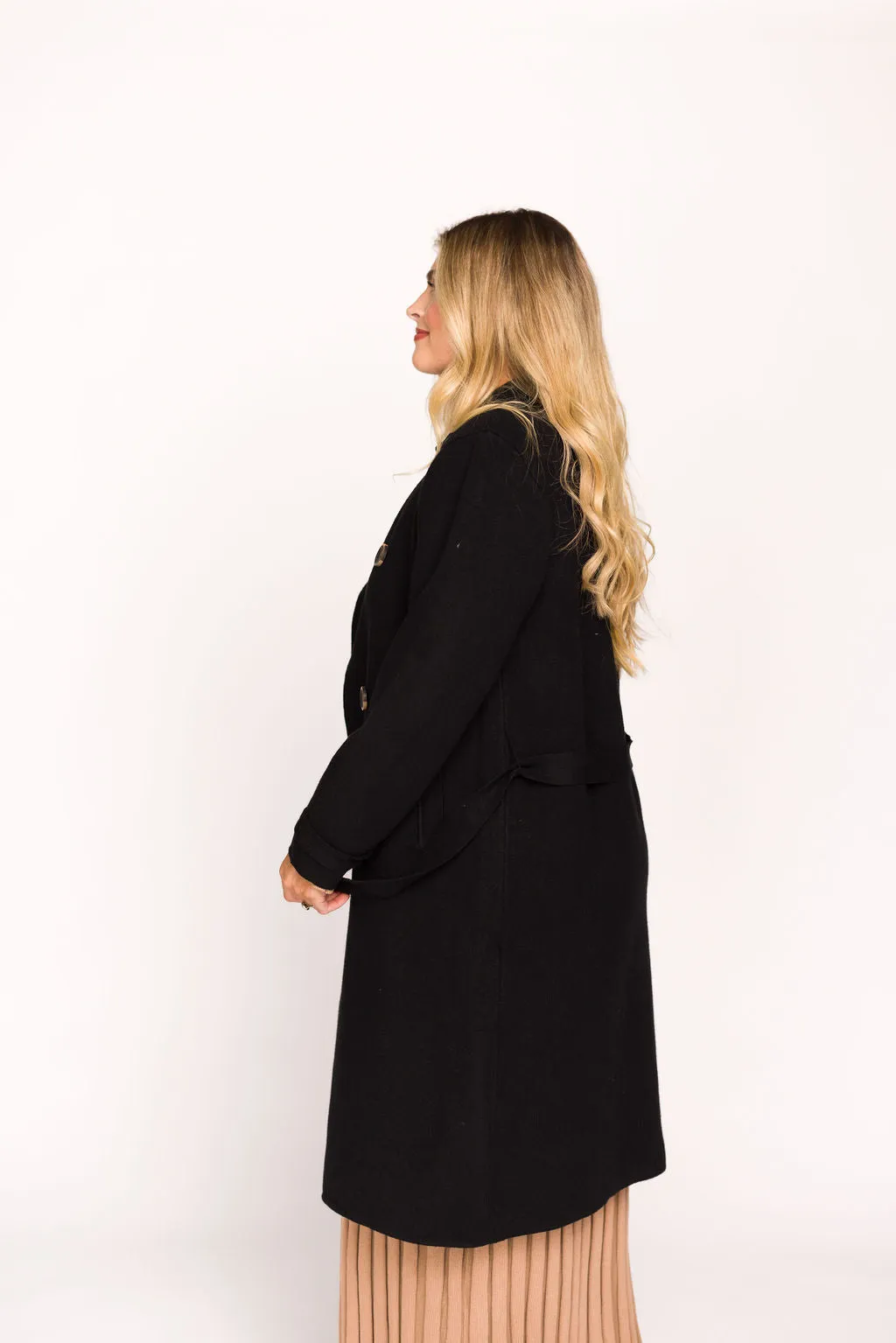 Cadenza Cashmere-Blend Peacoat in Black *LUXURY ITEM*