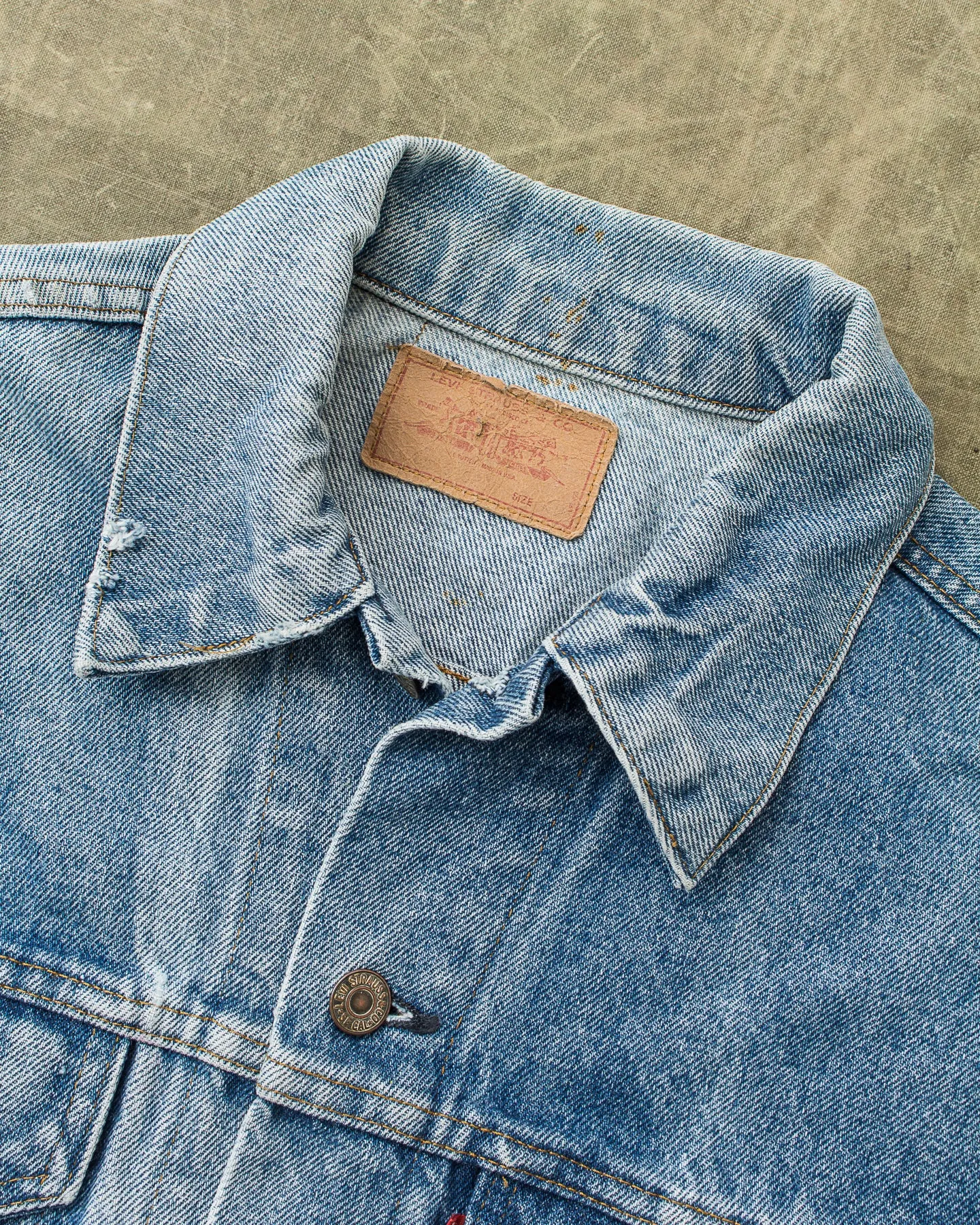 Vintage Levi's 70505 Made in USA Denim Jacket Size 42 No. 1